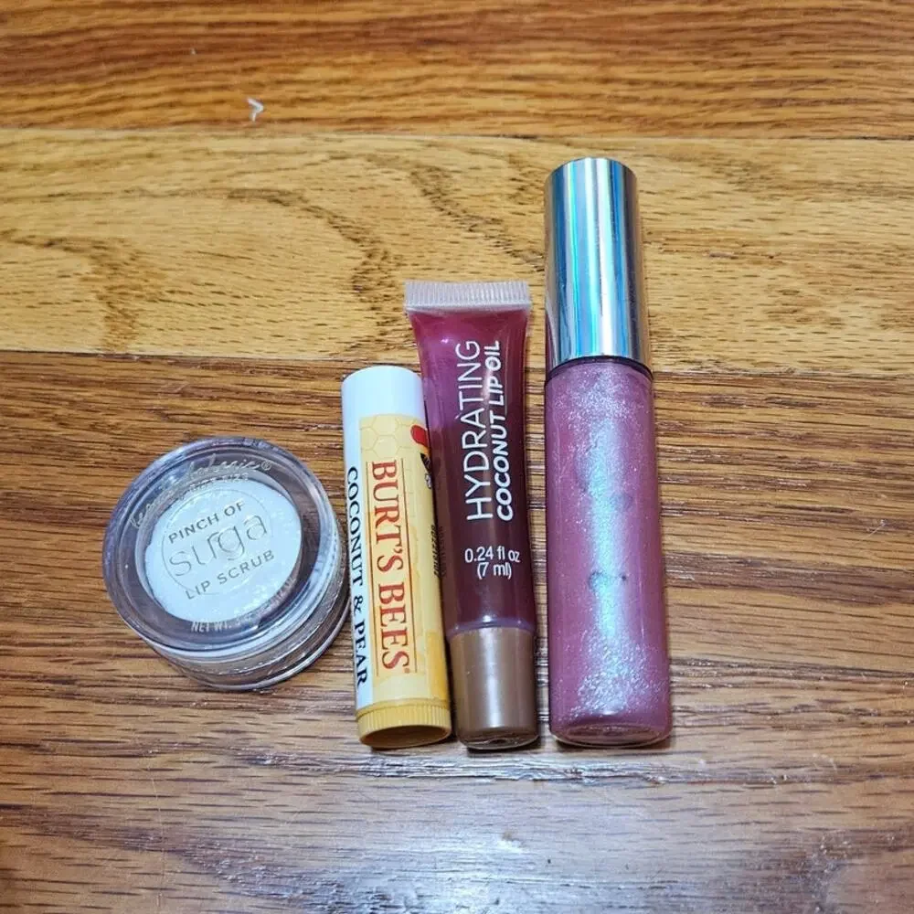 LOT Burt's Bees Coconut Pear Lip Balm Pinch of Suga Lip Scrub Coconut Lip Oil +1